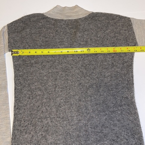 Anthropologie Moth Tan and Grey V-Neck Wool Sweater - Women’s Size Small - Picture 7 of 8